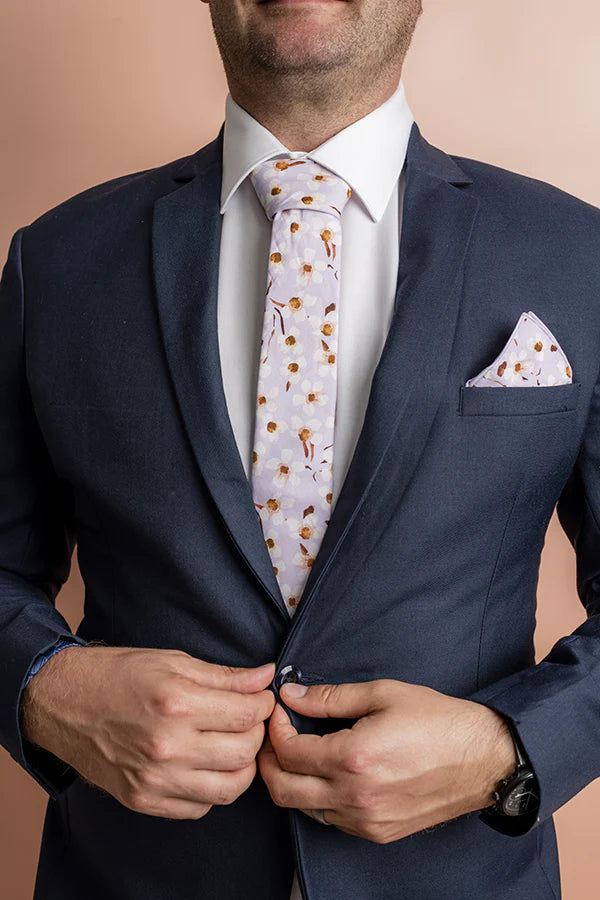 Wax Flower Tie